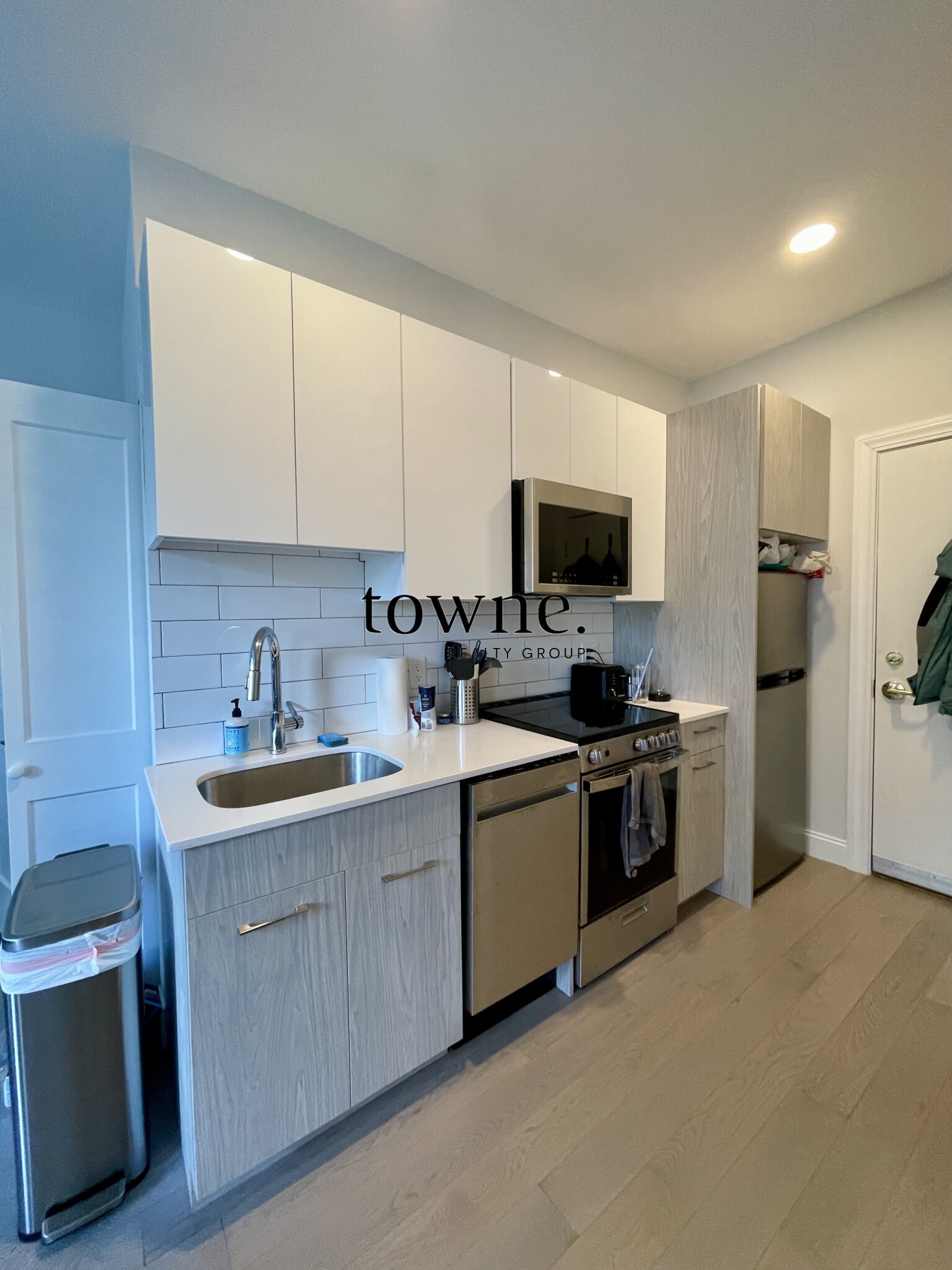 19 Queensberry St, Fenway