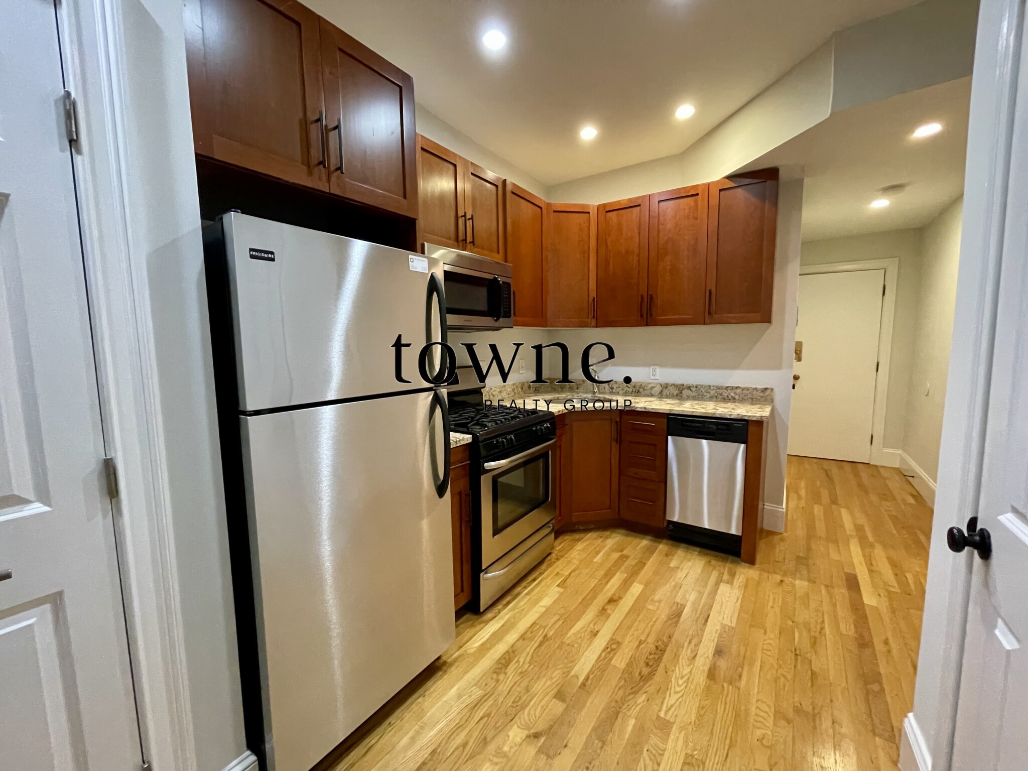 88 West Cedar St, Beacon Hill