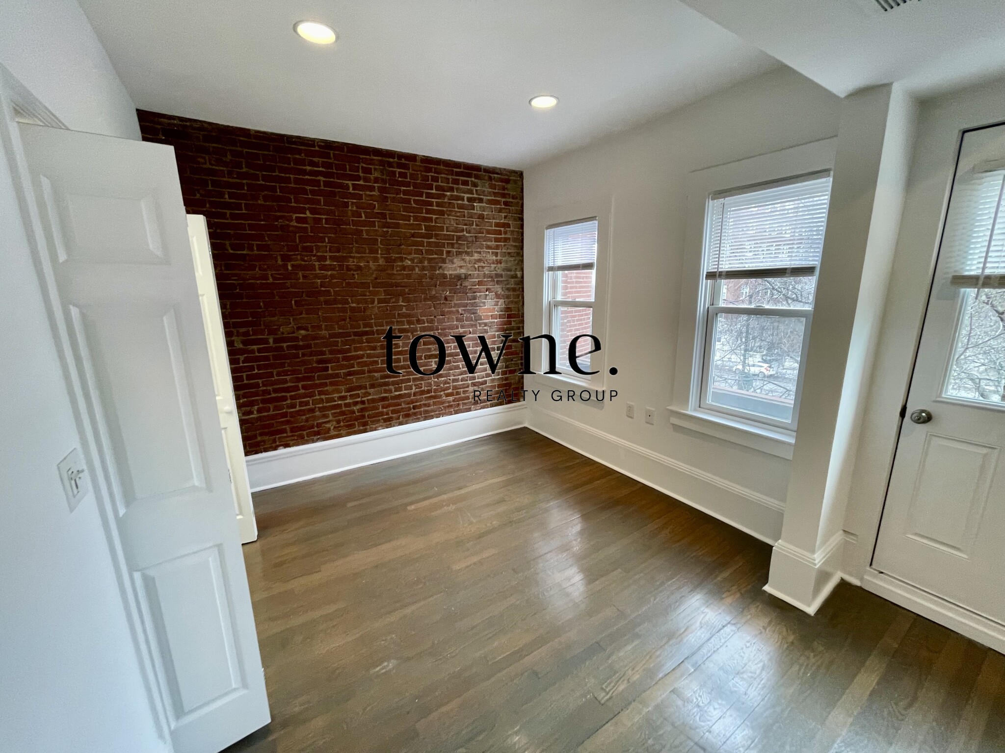 1404 Beacon St, Corey Hill