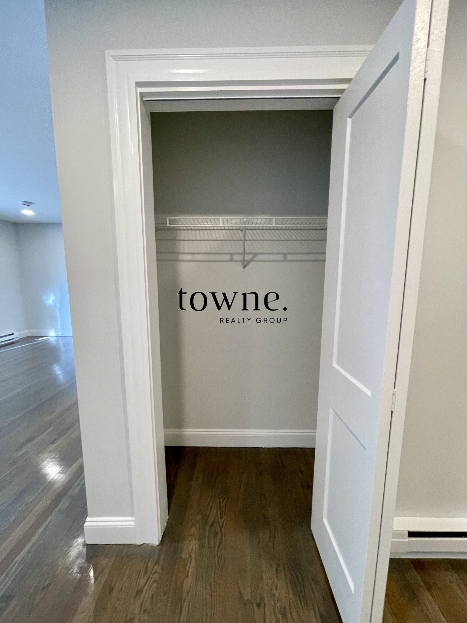 320 Hammond Pond Pkwa, Chestnut Hill