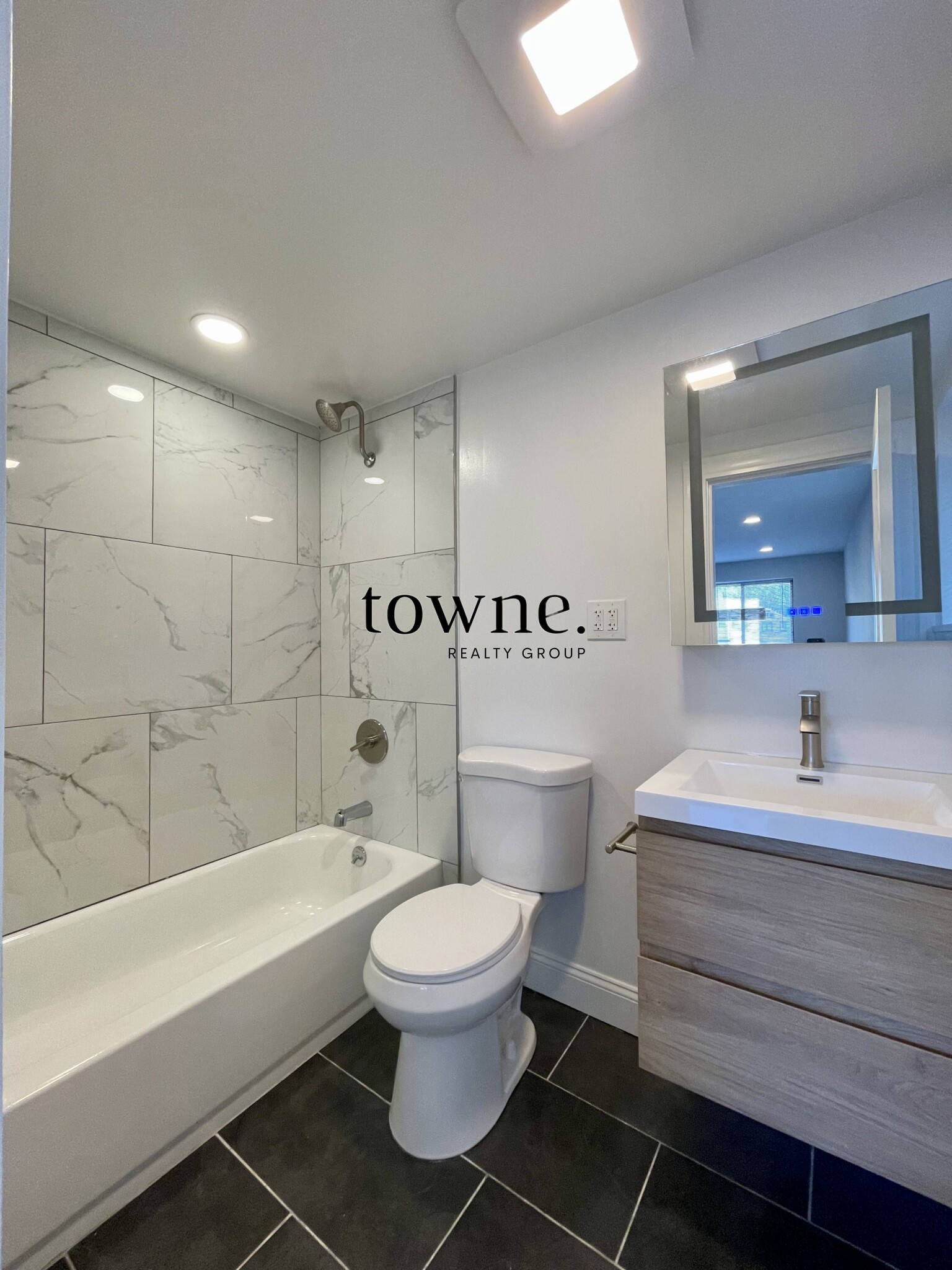 320 Hammond Pond Pkwa, Chestnut Hill