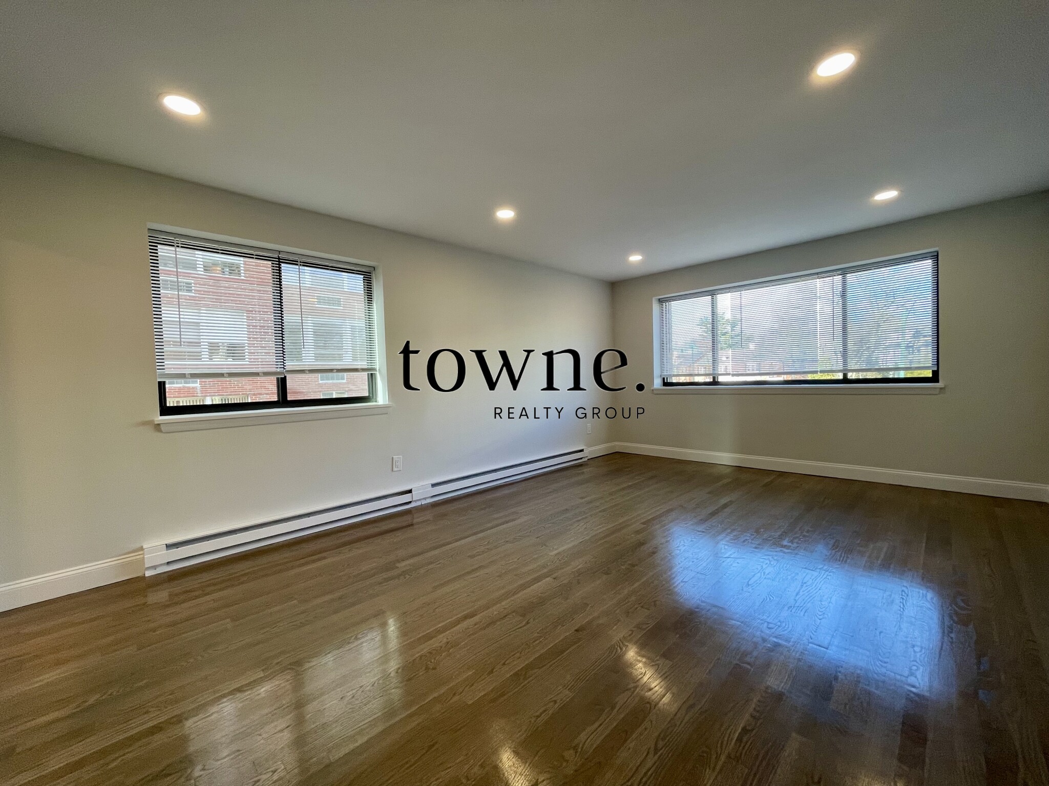 320 Hammond Pond Pkwa, Chestnut Hill