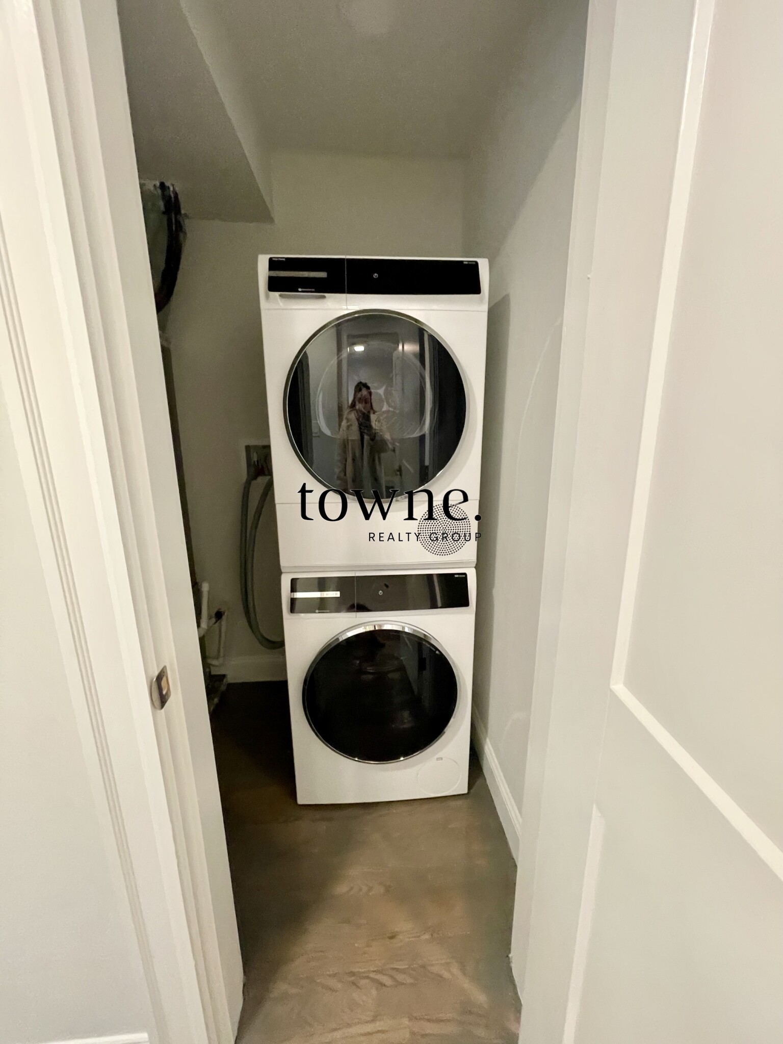 320 Hammond Pond Pkwa, Chestnut Hill