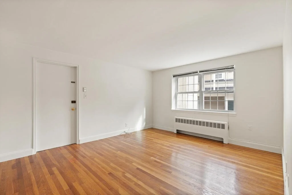 4 Menotomy Rd, Arlington