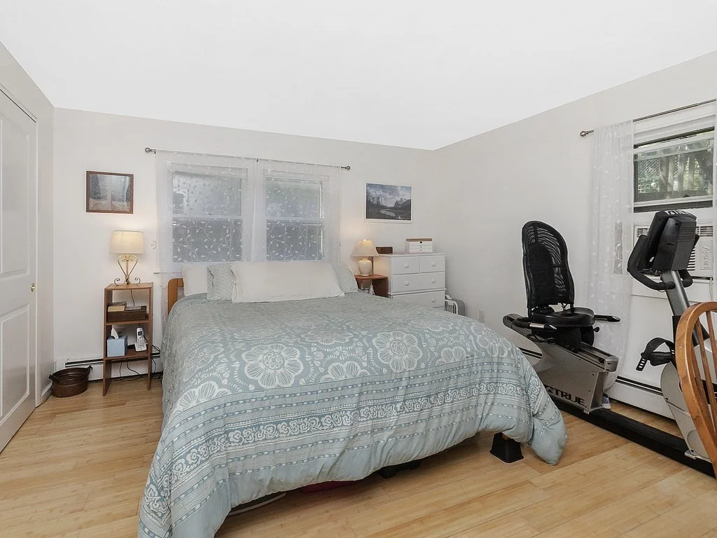 2 Filias, Manchester