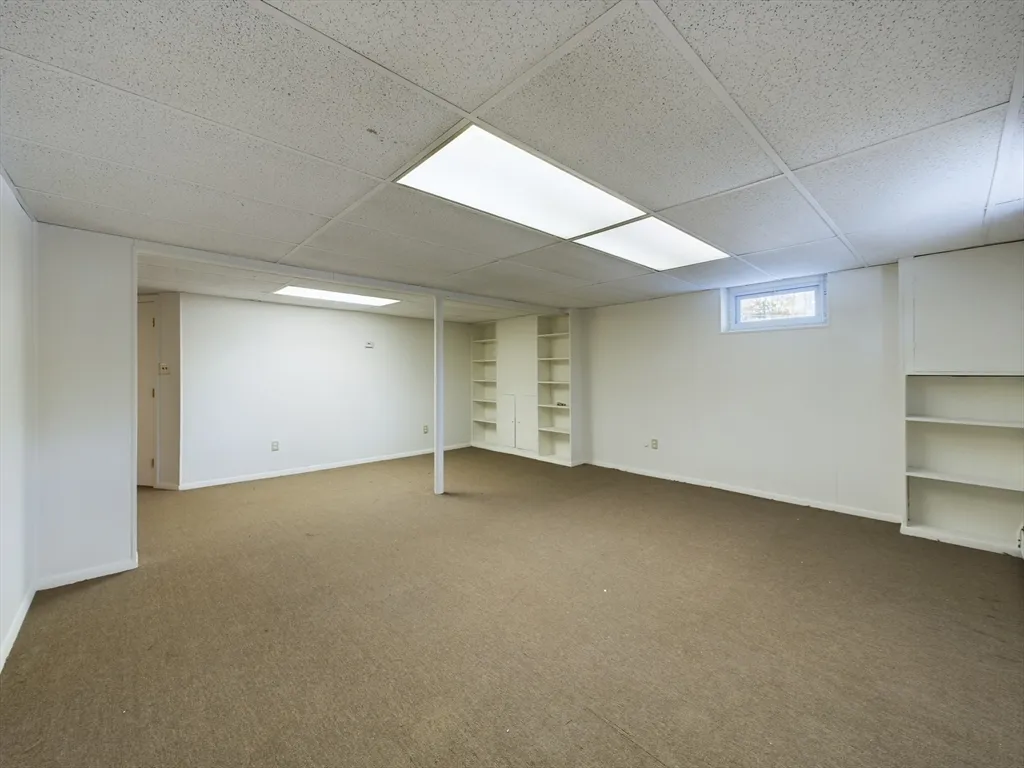 97 Old Post Rd, Sharon