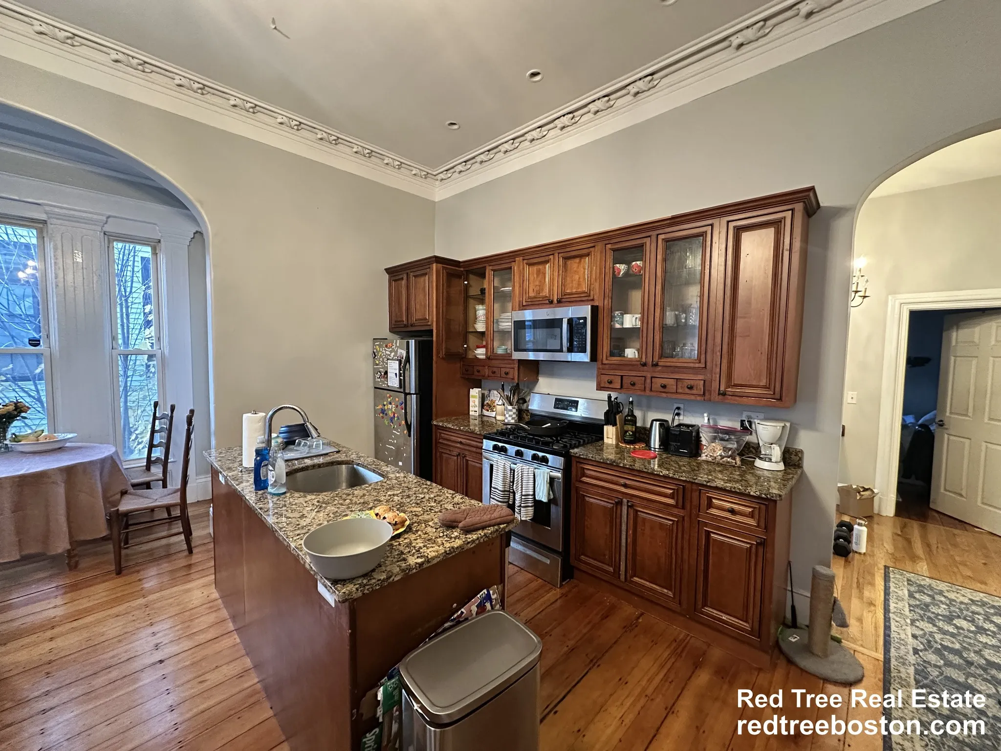 135 Hillside St, Mission Hill