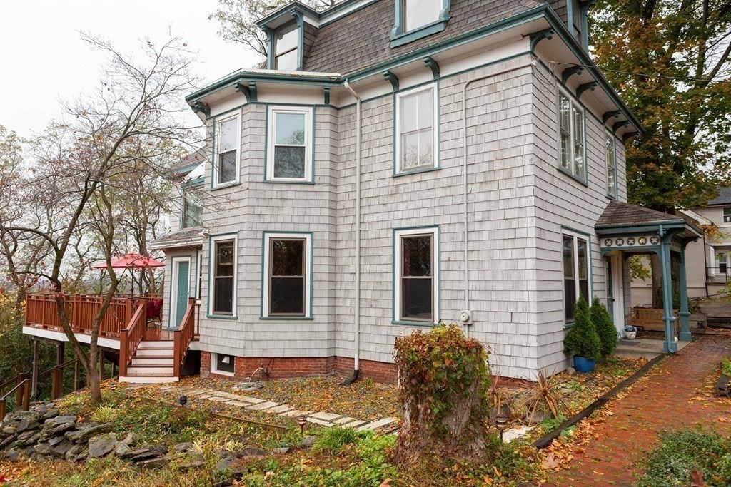 182 Palfrey St, Watertown