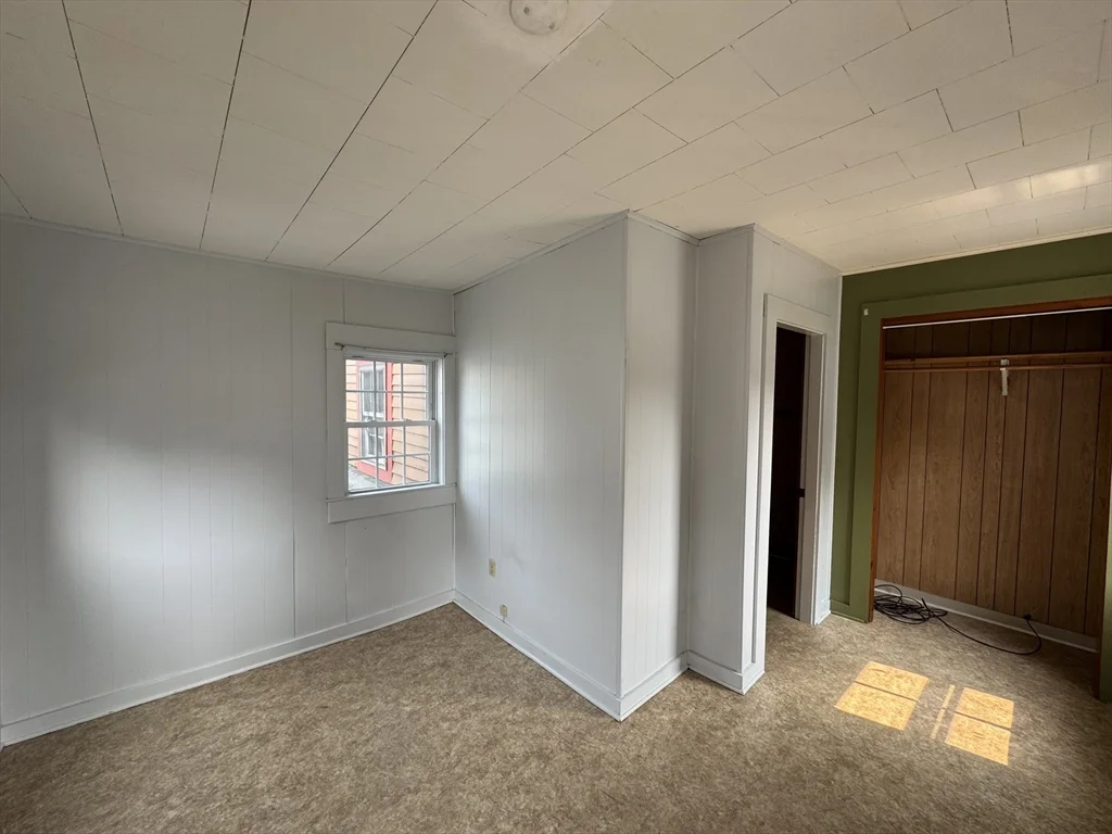 1 Cammetts Ct, Amesbury