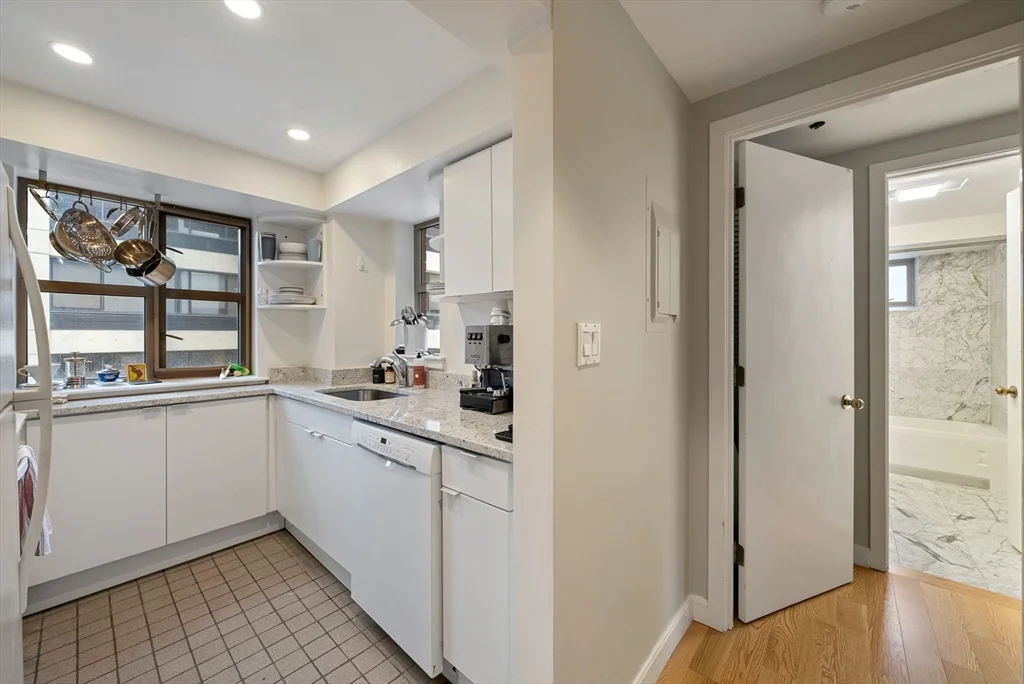 931 Massachusetts Ave, Harvard Square