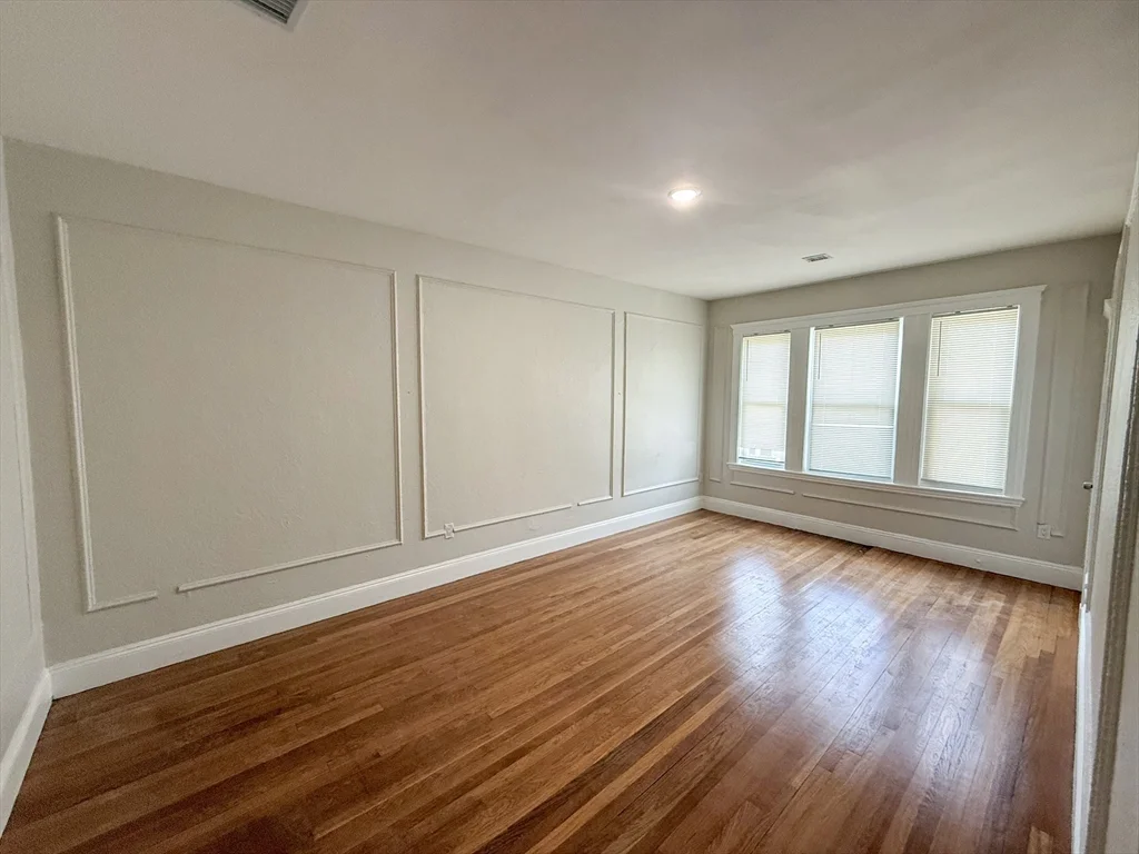 51 Pasadena, Dorchester