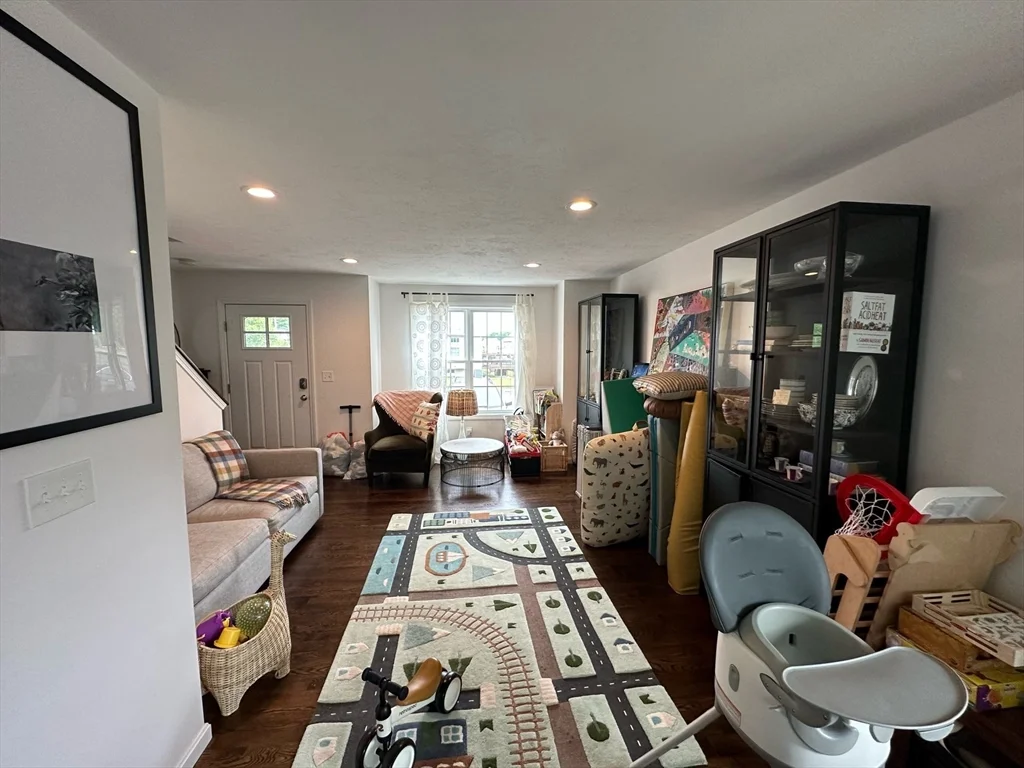 3 Riley Rd, Tyngsborough