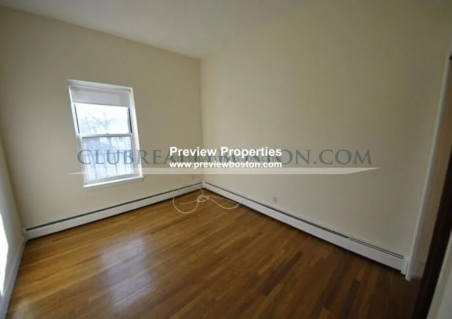 160 North Beacon St, Brighton