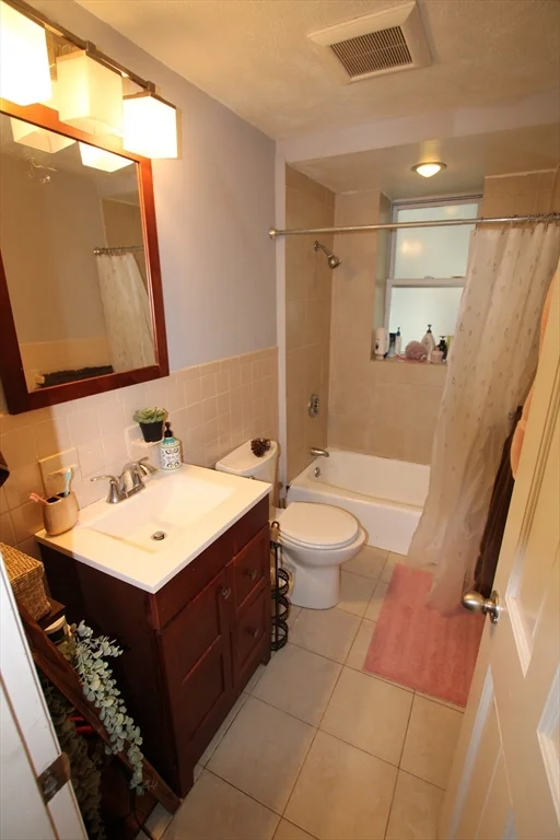 143 Hillside St, Mission Hill