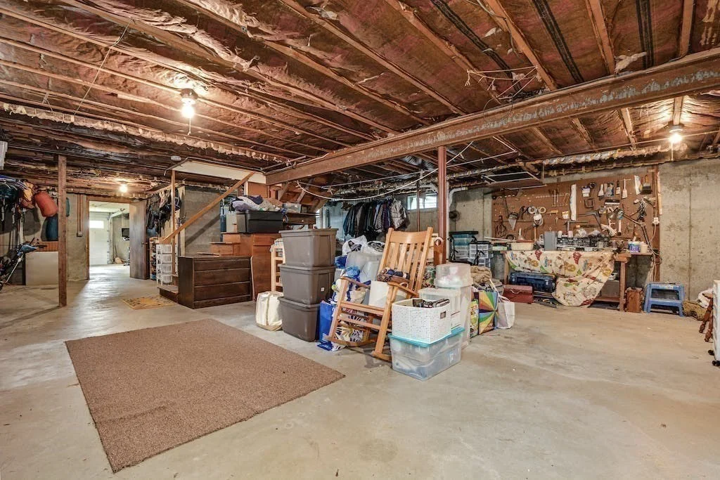 4 Upland Ave, Shrewsbury