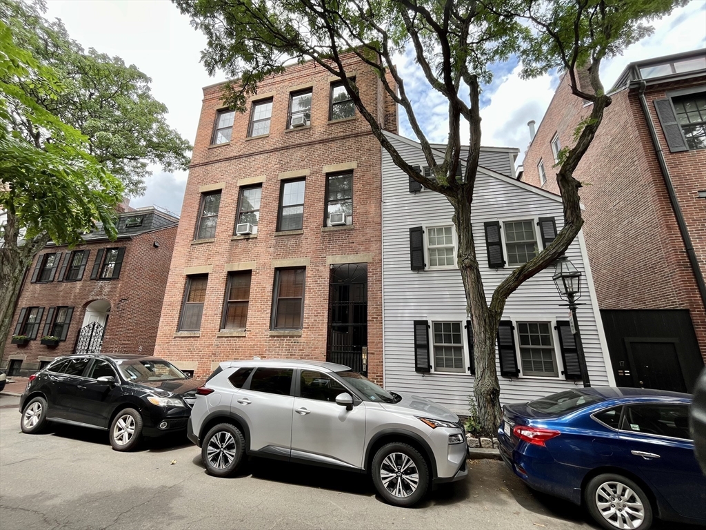 19 Fayette St, South End