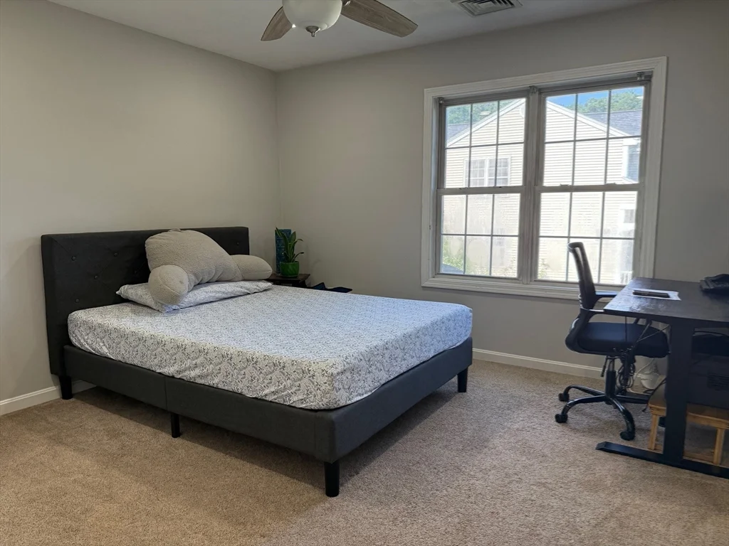 10 Ptarmigan Dr, Shrewsbury