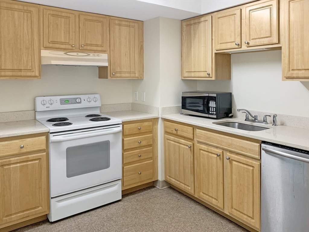 1731 Beacon St, Brookline