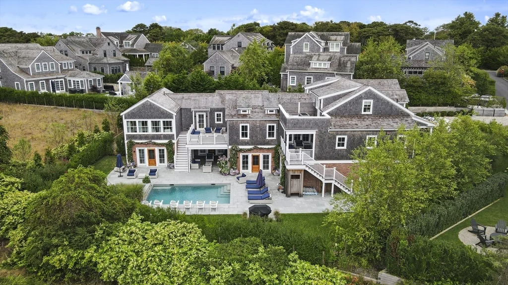 3 Old Mill Ct, Nantucket