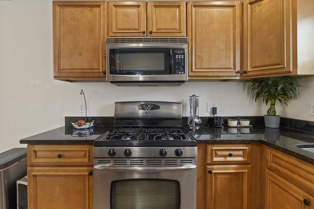 9-11 Clifford St, Hyde Park