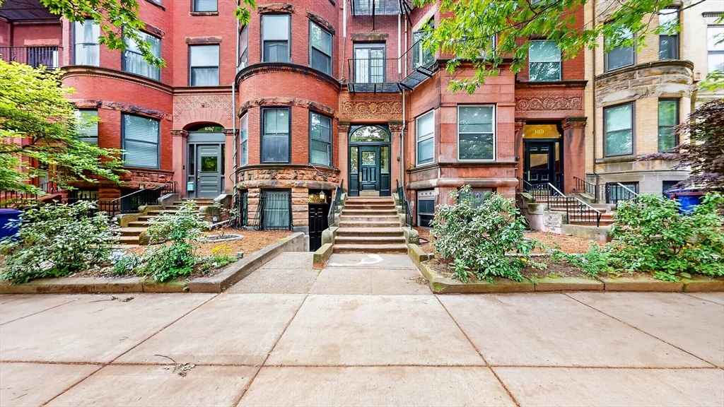 1069 Beacon St, Coolidge Corner