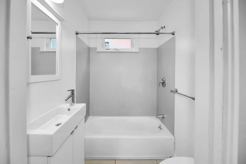 79 Perkins St, Jamaica Plain