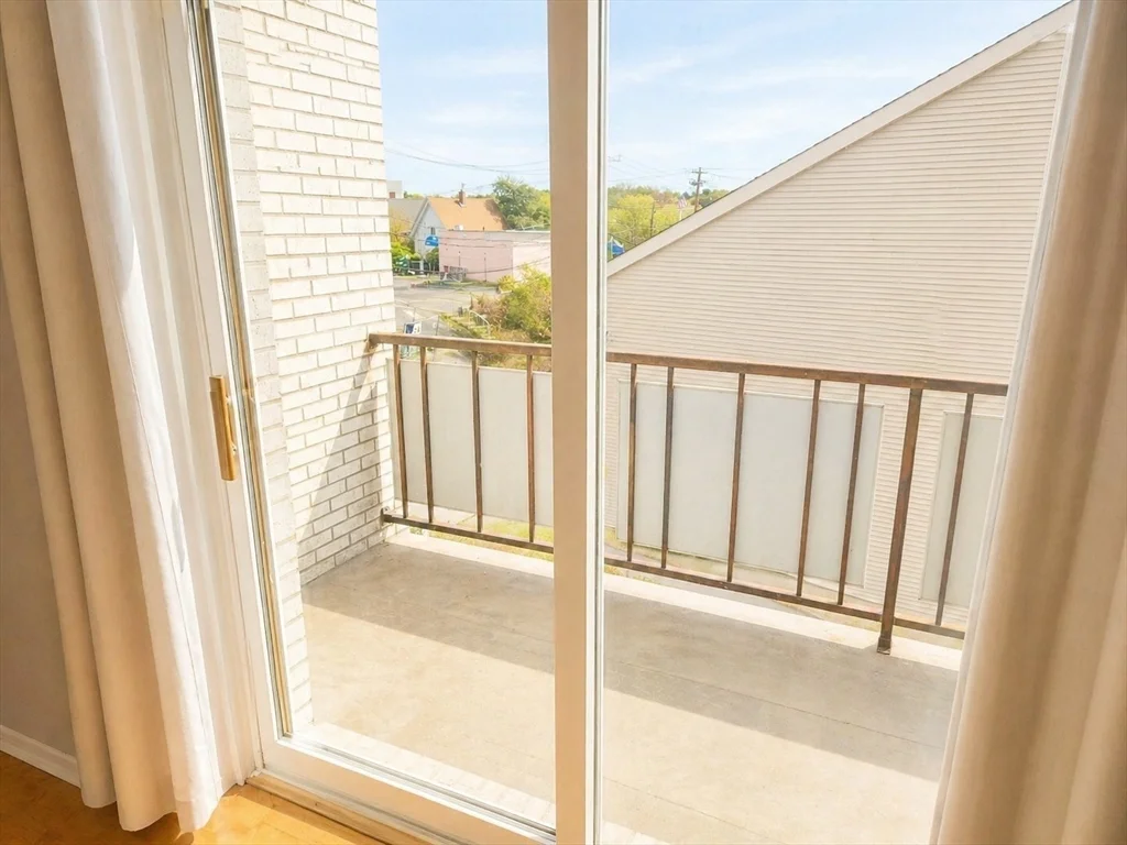 405 Langley Rd, Newton