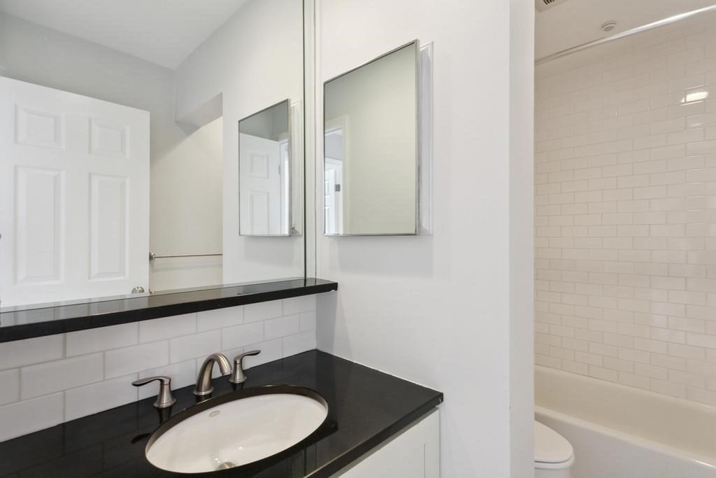 841 Parker St, Mission Hill