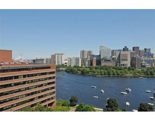 10 Rogers St, East Cambridge