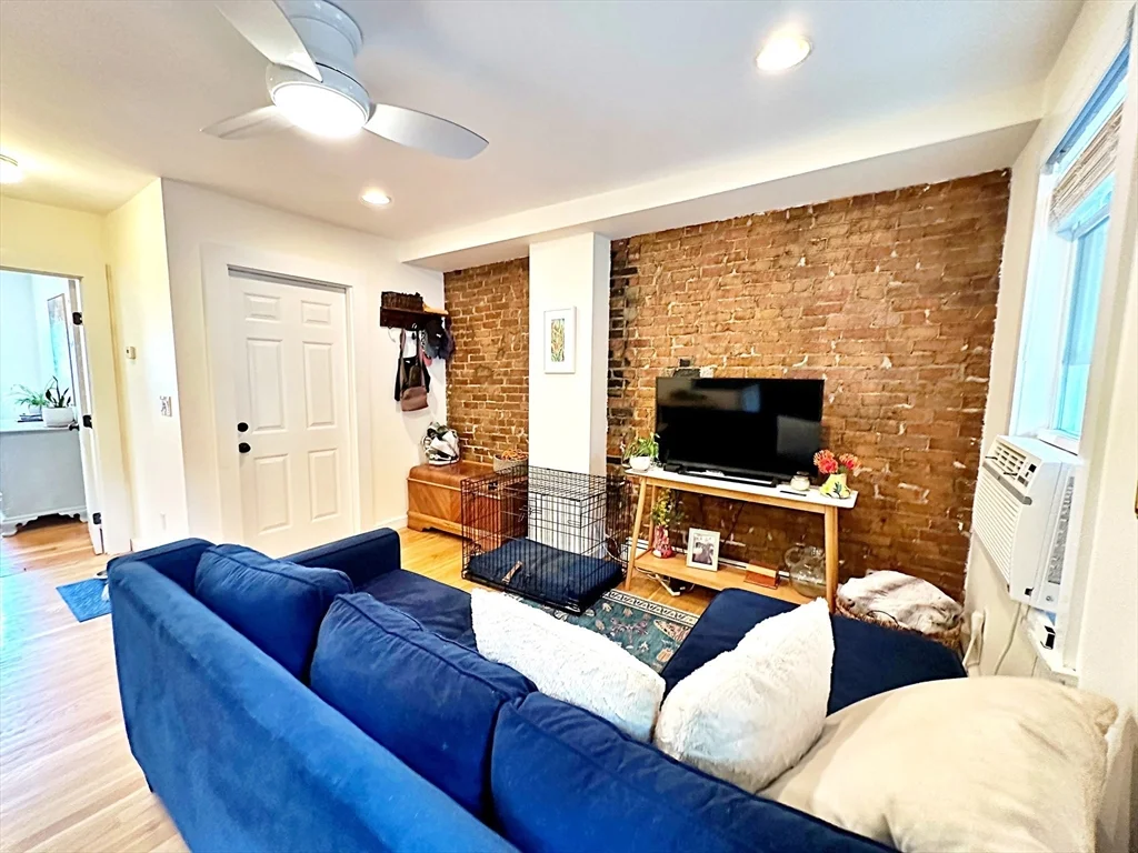 187 Everett St, East Boston