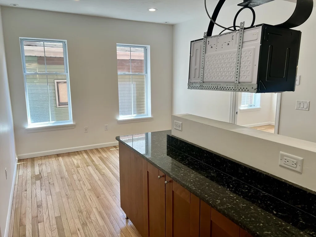 257 Pleasant St, Worcester