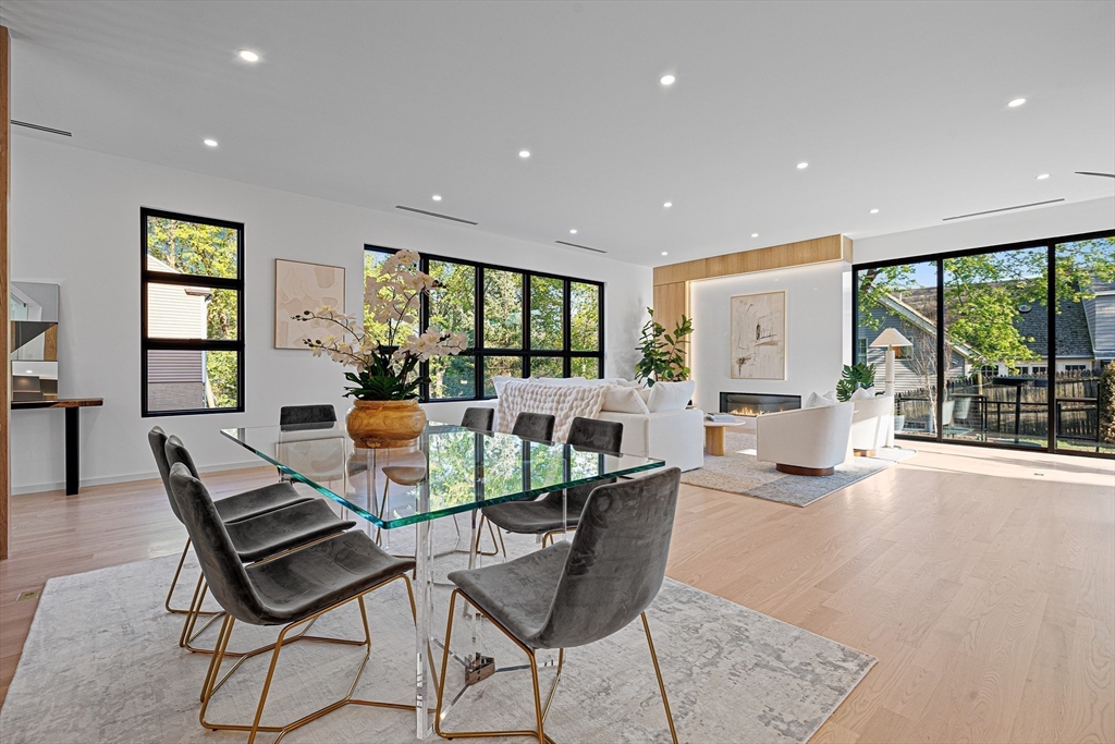 90 Auburndale Ave, Newton