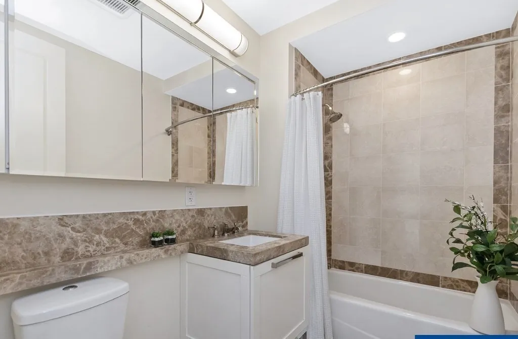 400 Stuart St, Back Bay