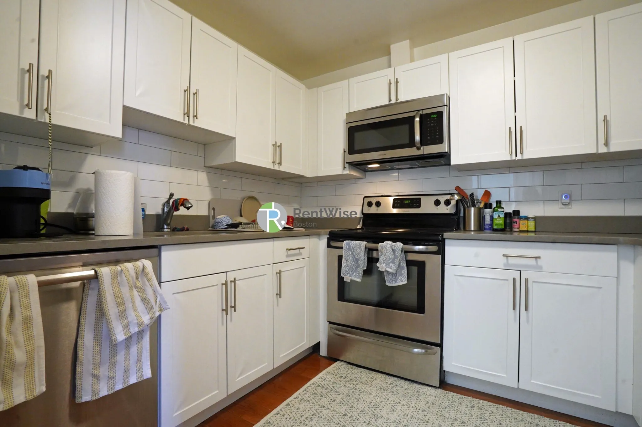 525 Massachusetts Ave, Roxbury