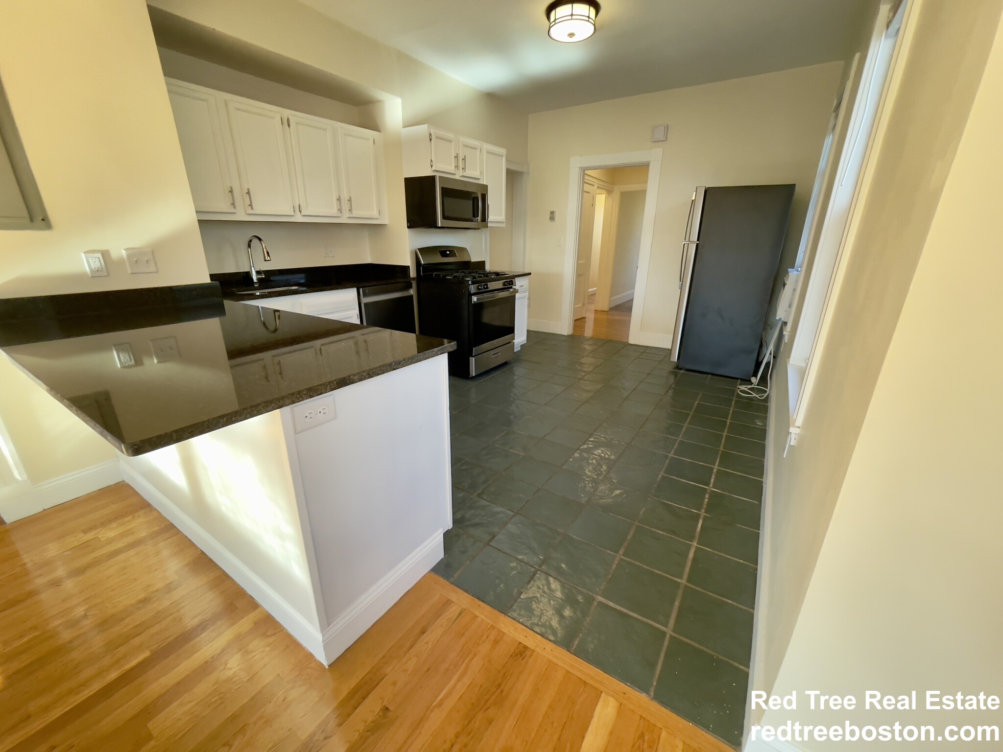 2572 Massachusetts Ave, North Cambridge