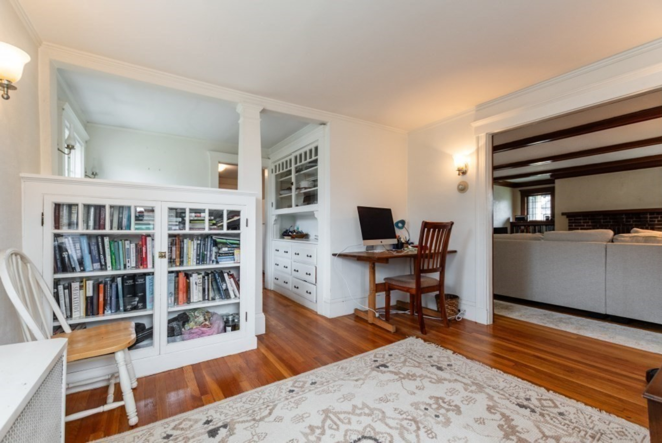 49 Willow St, Belmont