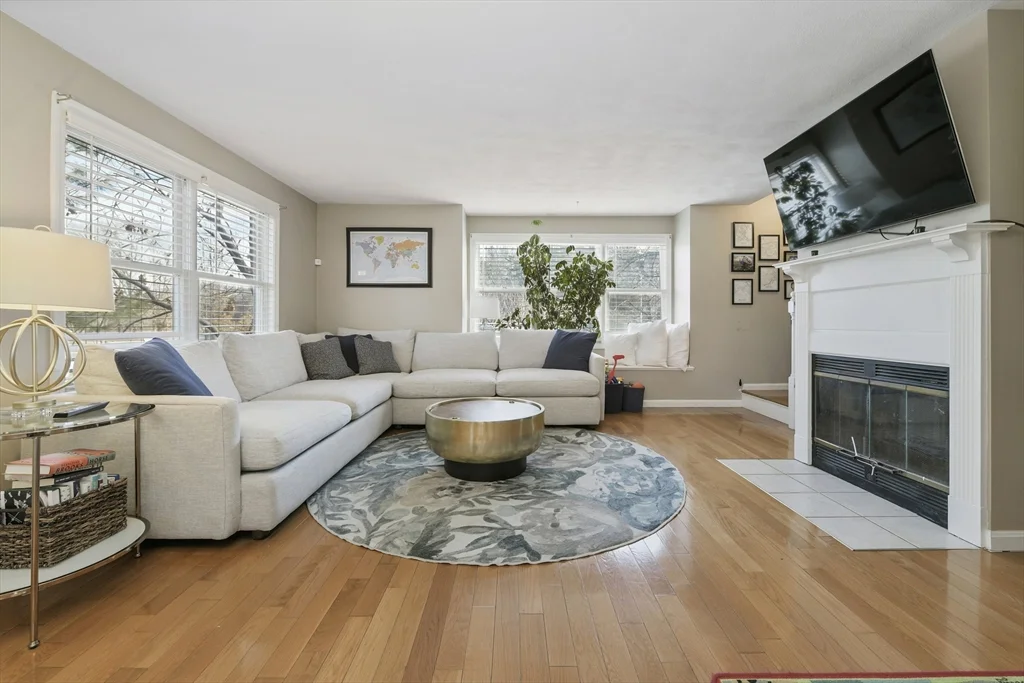 1045 Washington St, Newton