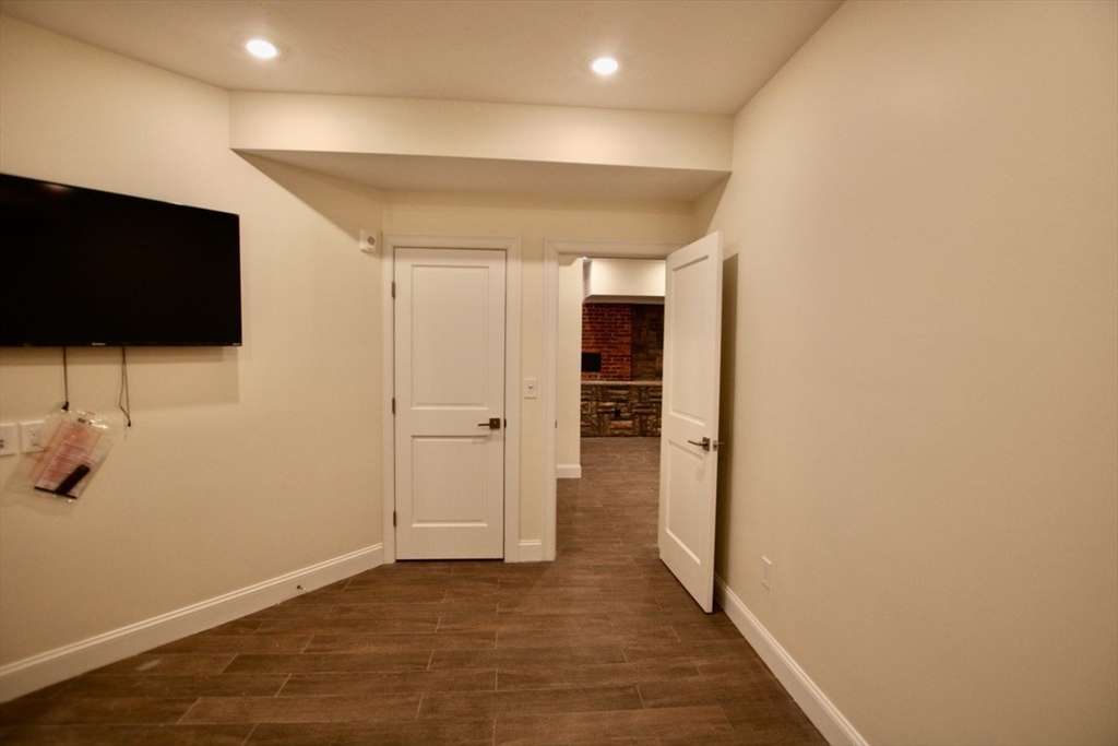 1616 Beacon St, Corey Hill