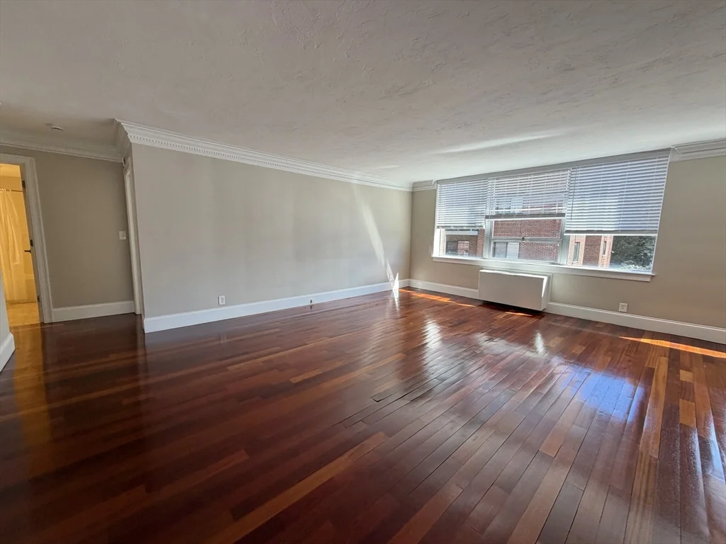 2 Hamond Pond Pkwa, Newton