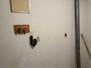 77 School St, Northborough