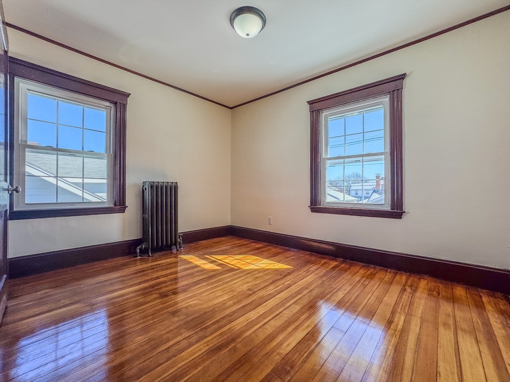 18 Albion Rd, Quincy