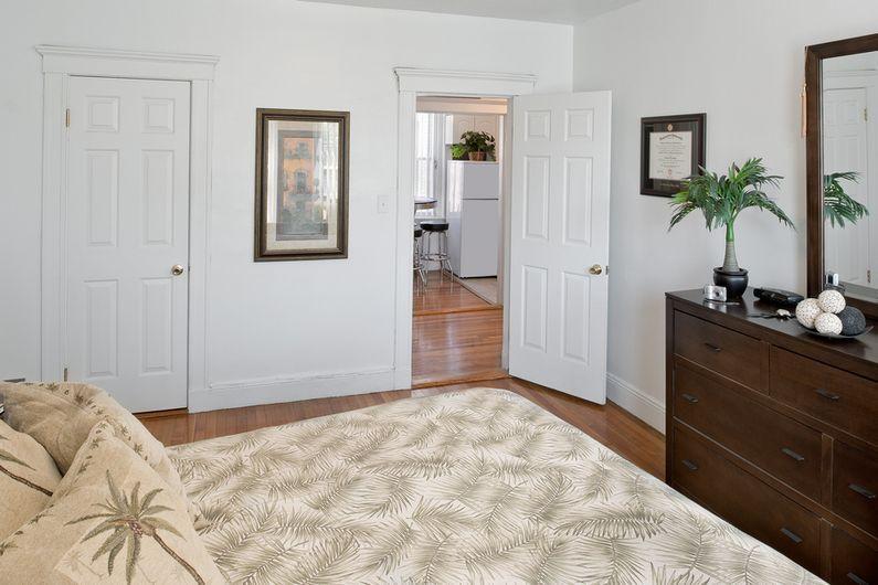 1 split bed, 1 bath apartment for rent at 121 Park Dr Unit 18, Fenway — photo 4 of 7