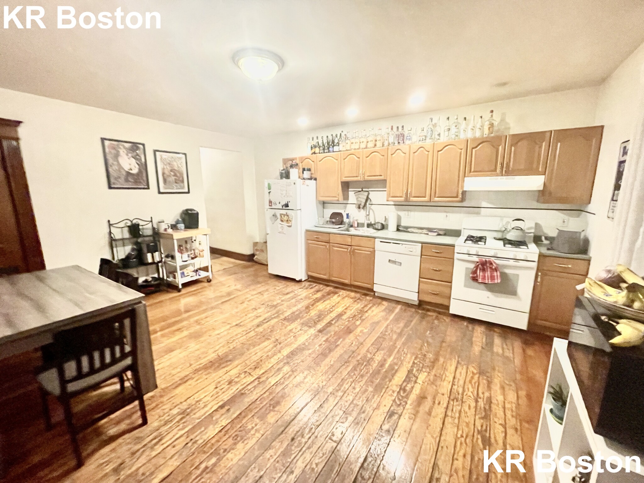 4 bed, 2 bath apartment for rent at 14 Gardner St Unit 1R, Allston — photo 3 of 4