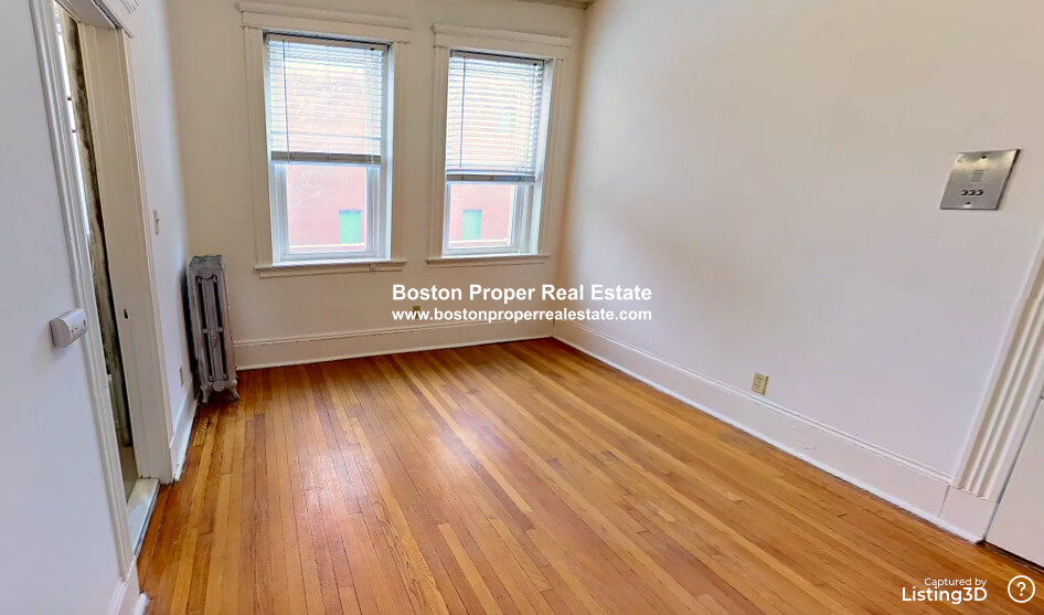 Studio bed, 1 bath apartment for rent at 14 Palace Rd Unit 9, Longwood