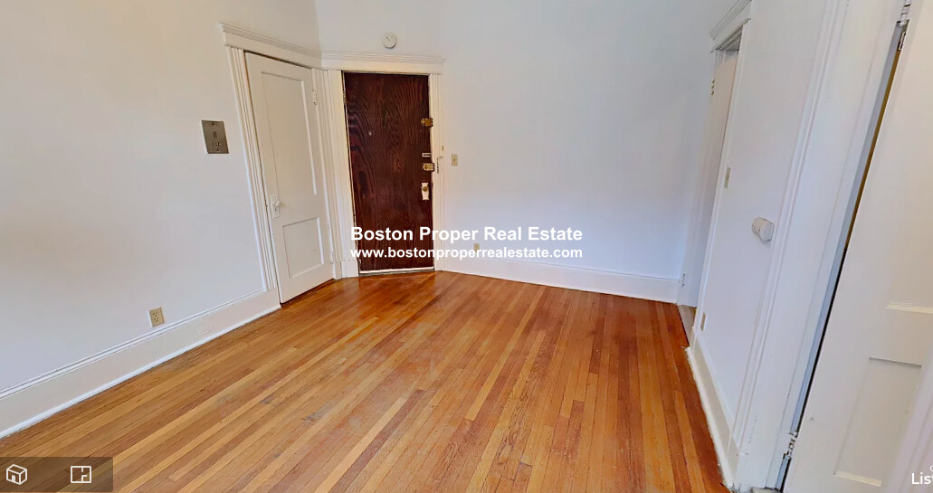 Studio bed, 1 bath apartment for rent at 14 Palace Rd Unit 9, Longwood — photo 4 of 5