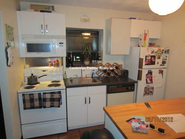 2 bed, 1 bath apartment for rent at 14 Spring St Unit 5, Spring Hill — photo 4 of 10