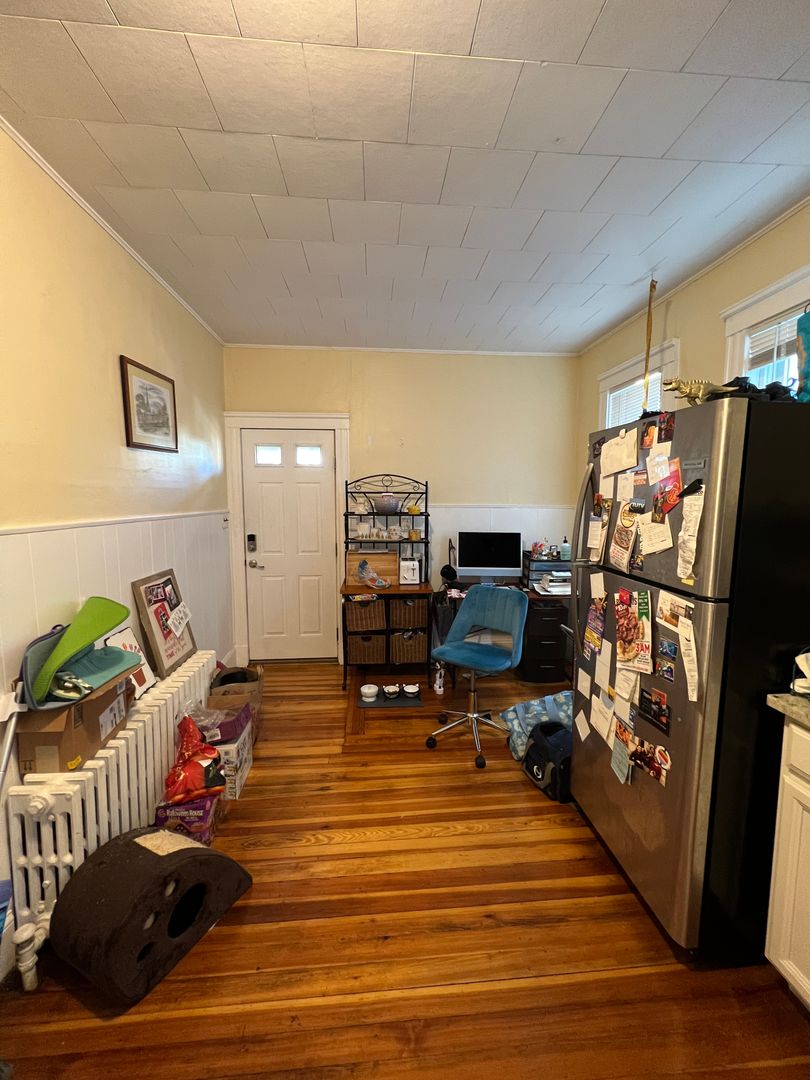 3 bed, 1 bath apartment for rent at 17 Dow St Unit A, West Somerville — photo 14 of 19
