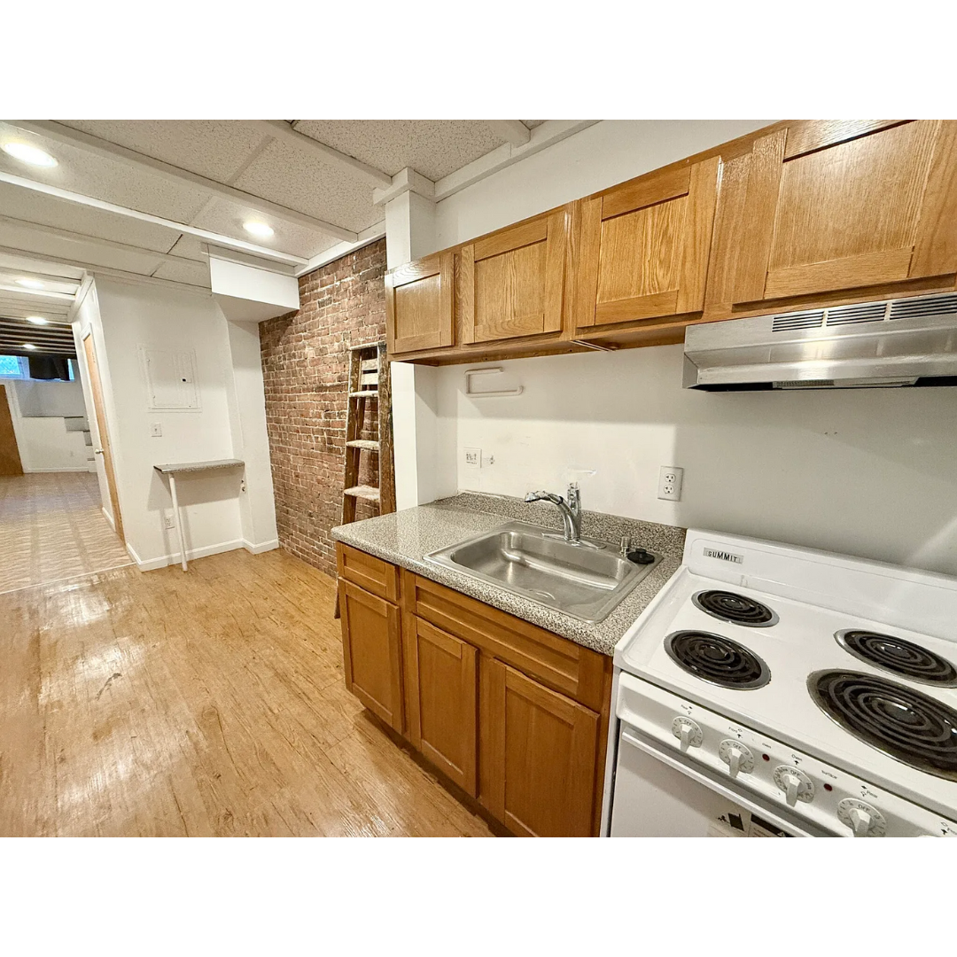 290 Newbury St, Back Bay