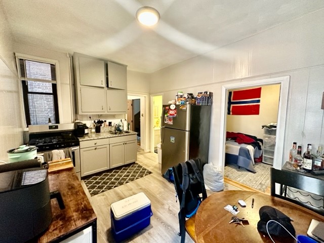 2 bed, 1 bath apartment for rent at 2612 Charter Unit 2, North End — photo 12 of 17