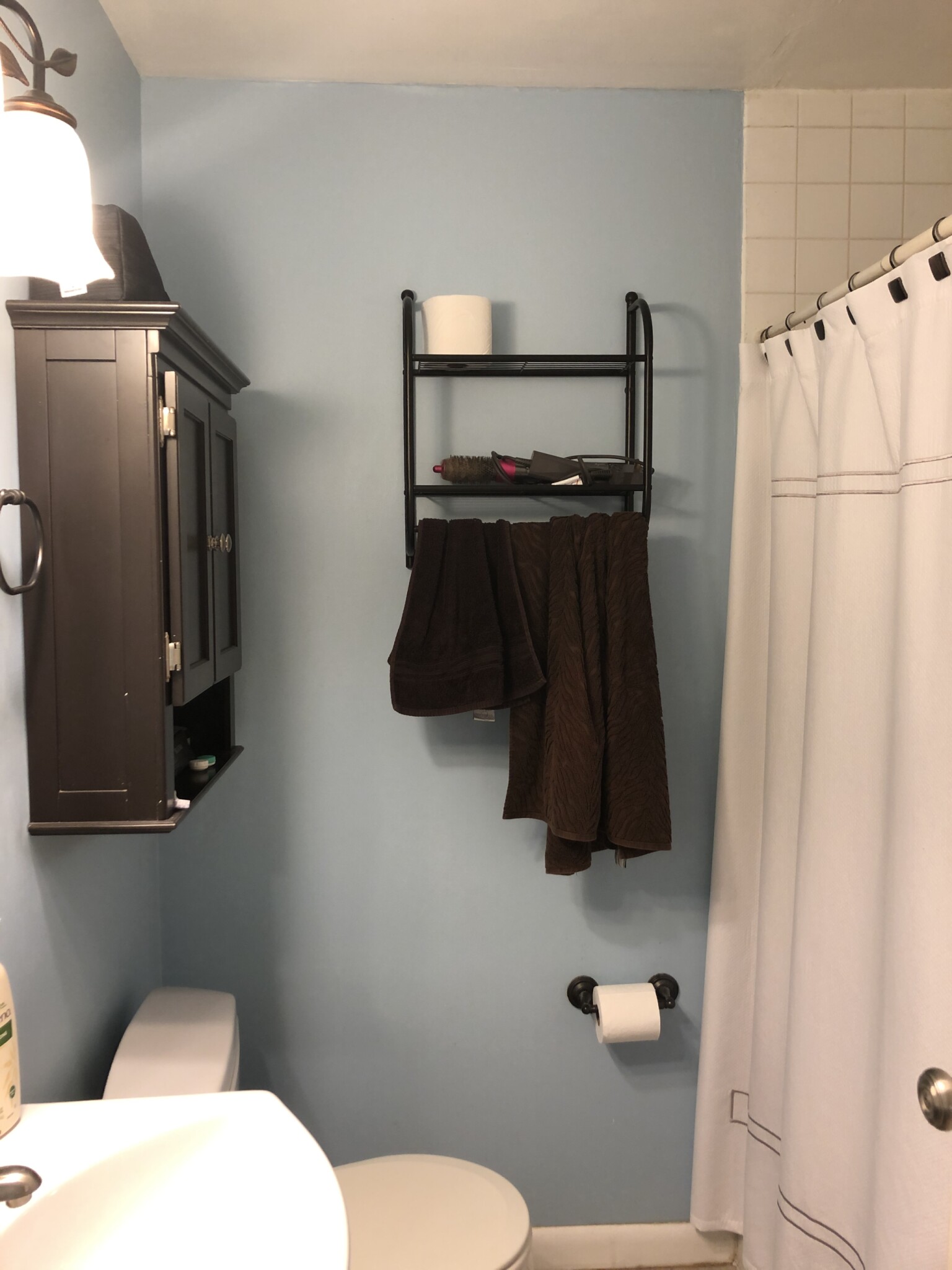 2 bed, 1 bath apartment for rent at 140 Kenrick St Unit 2, Brighton — photo 3 of 3